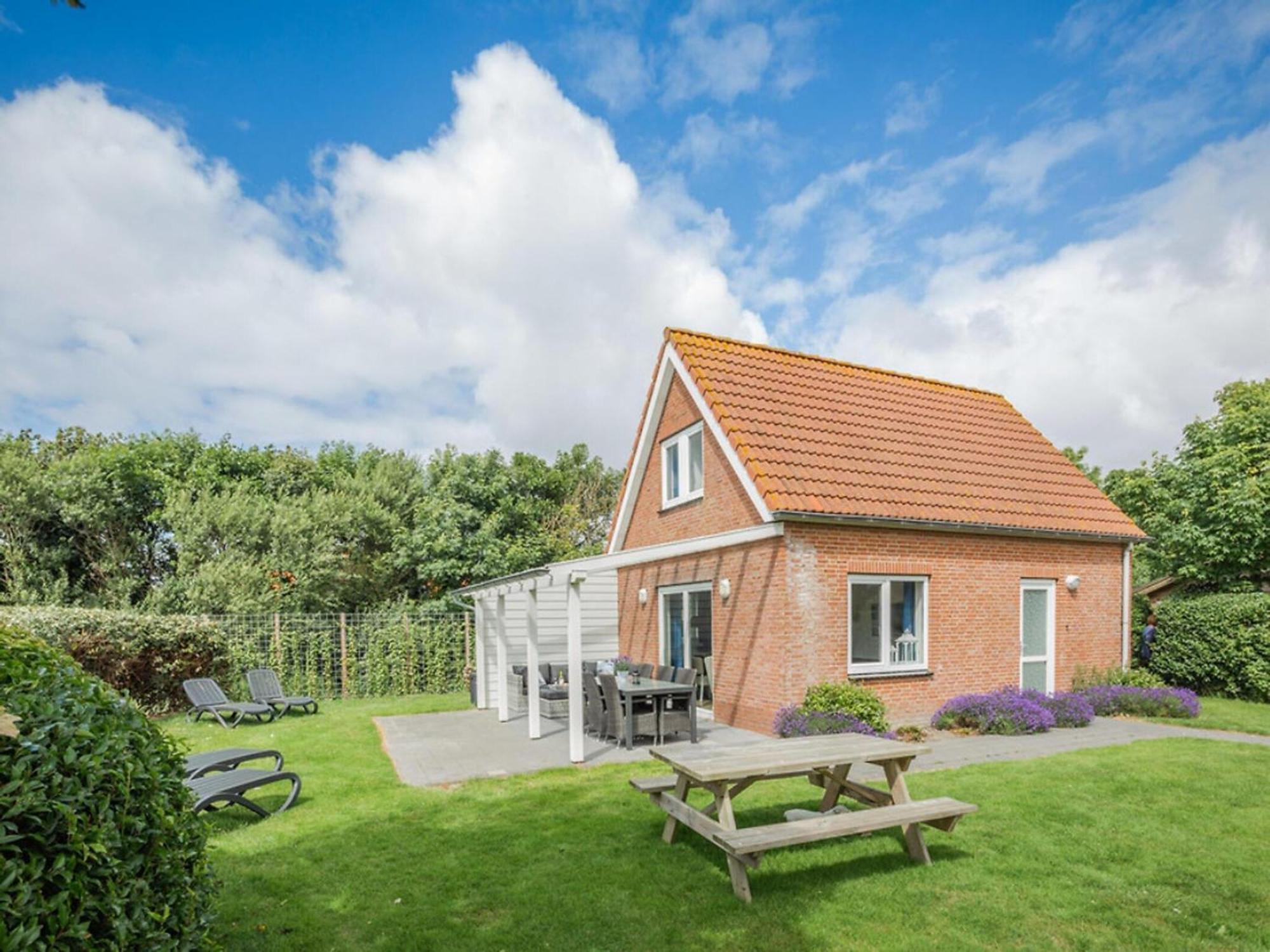 Great Farmhouse In De Cocksdorp With Garden Экстерьер фото