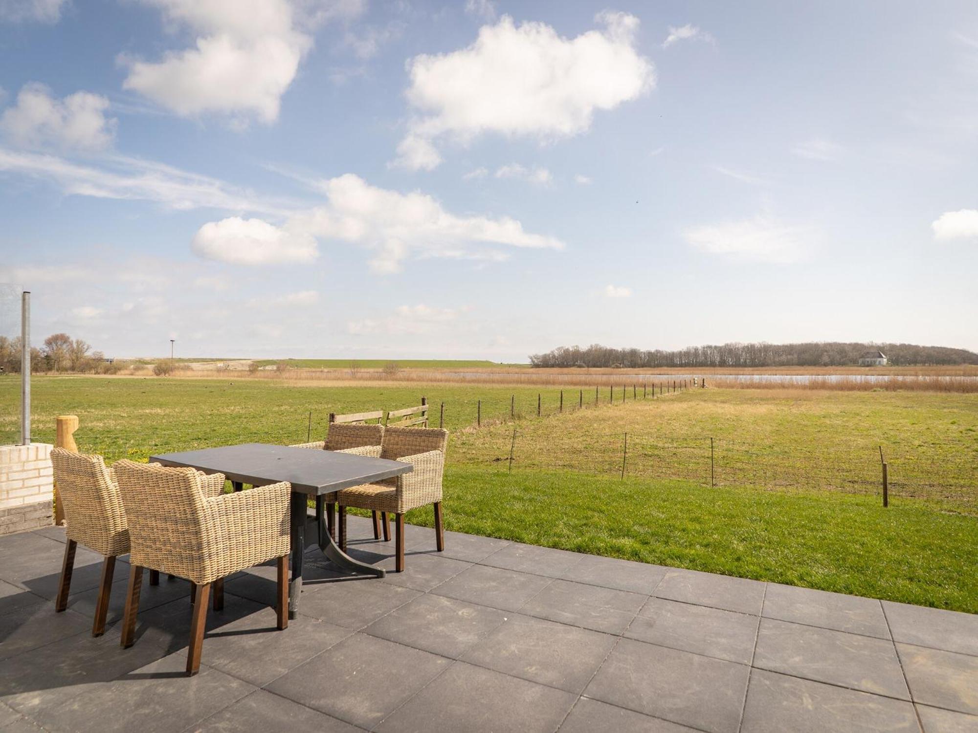Great Farmhouse In De Cocksdorp With Garden Экстерьер фото